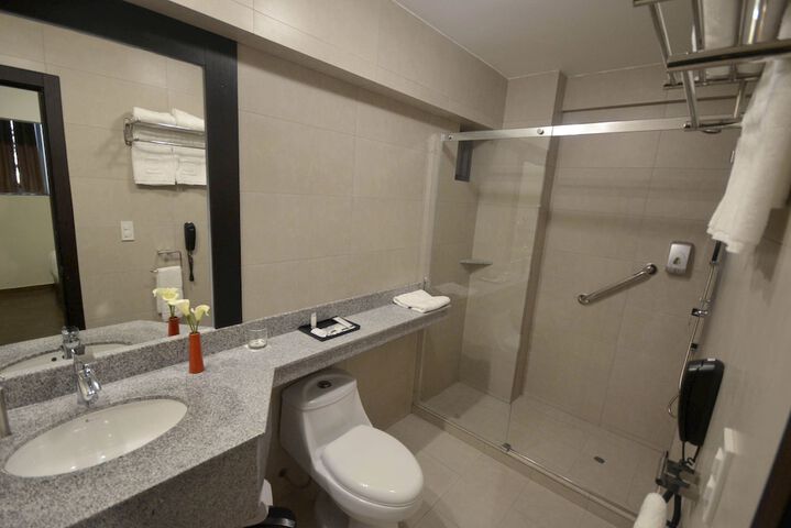 Room 18 of 32