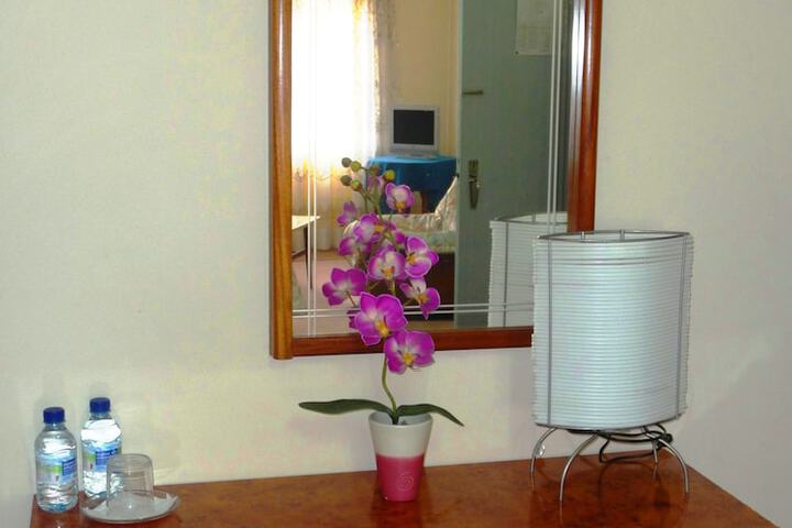 Room 12 of 30