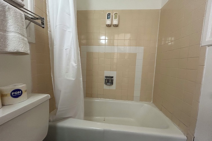Room 12 of 22