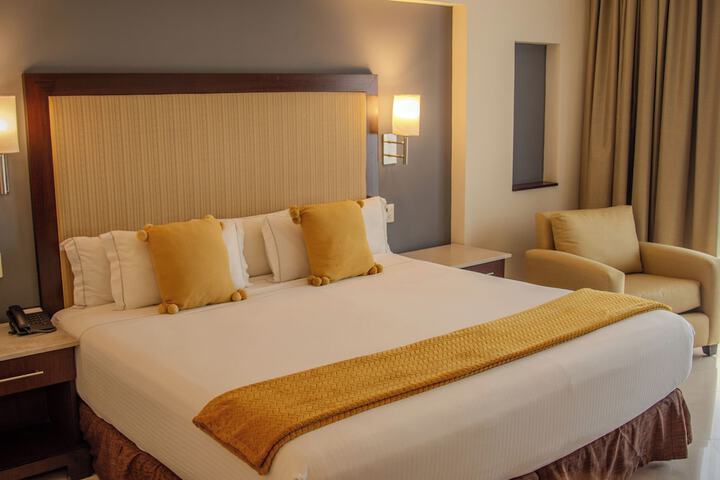 Room 34 of 78
