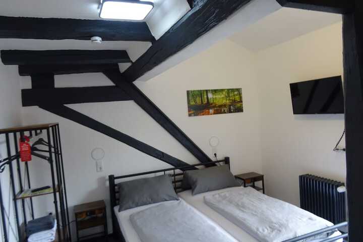 Room 14 of 442