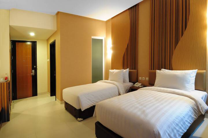 Room 12 of 20