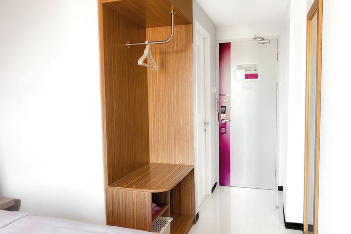 Room 8 of 35