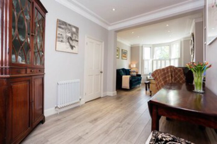 Room 10 of 20