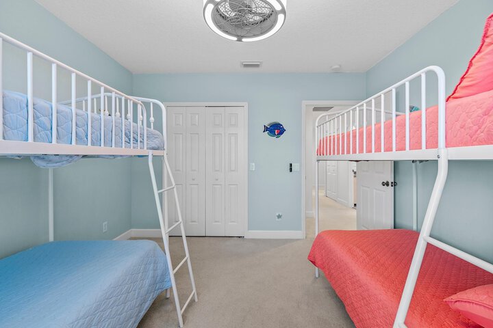 Room 9 of 73
