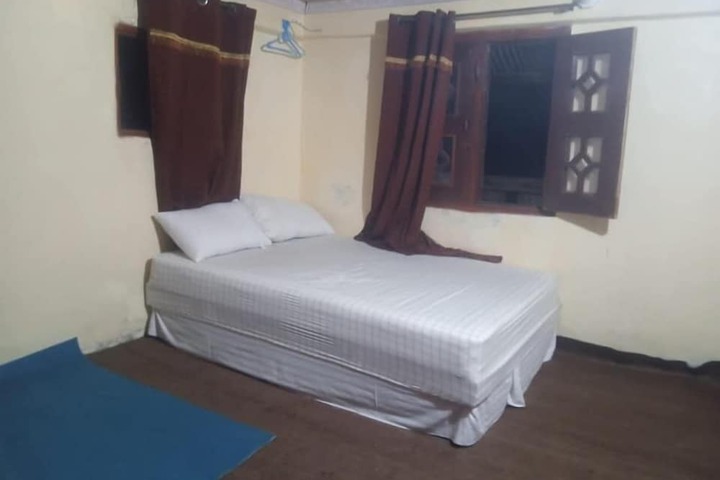 Room 28 of 33
