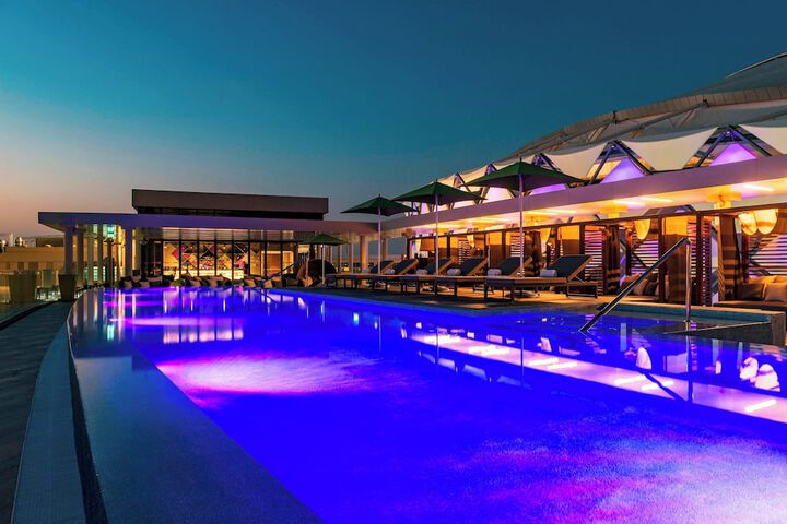 Hotel with Pool