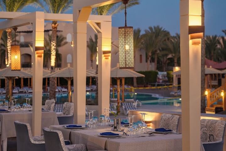 Dining 90 of 170