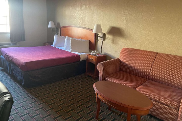 1 King Bed (11 of 23)