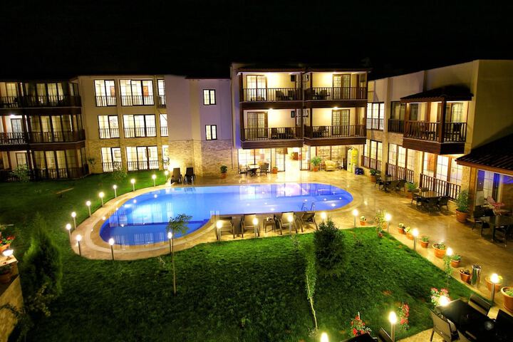 Hotel with Pool