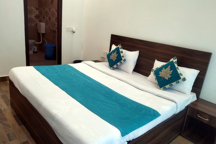 Room 13 of 38