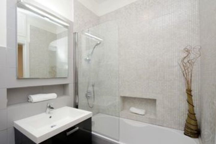 Room 4 of 64