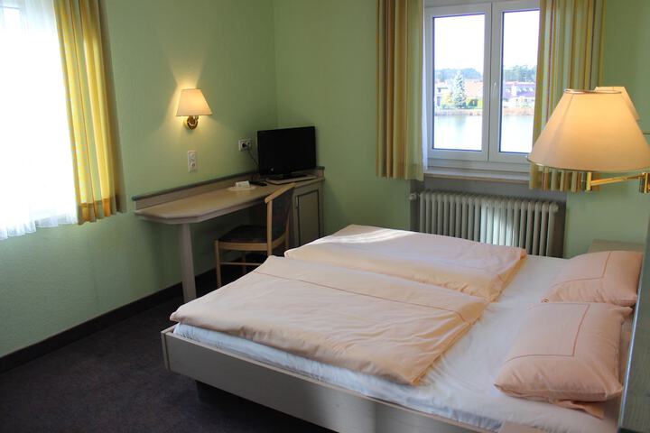Room 10 of 41