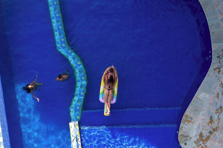 Pool 115 of 163