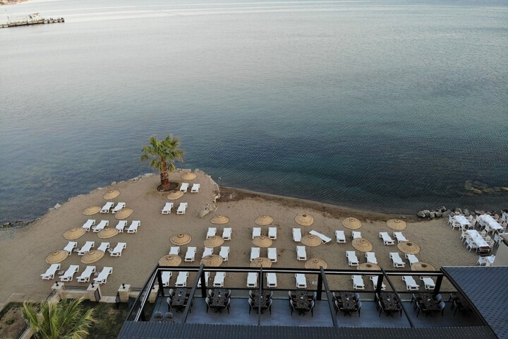 Beach 53 of 68