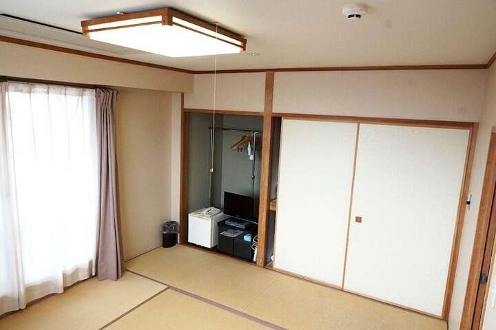 Room 5 of 51