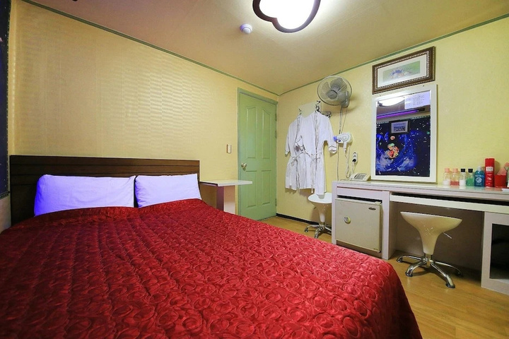 Room 13 of 13