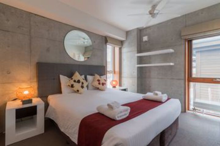Room 11 of 27