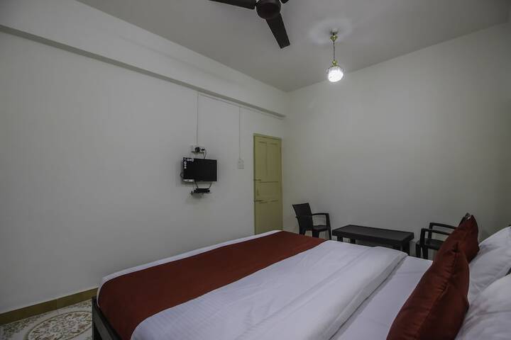 Room 8 of 11