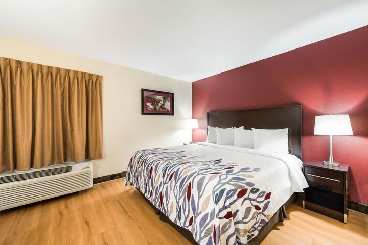 1 King Bed (11 of 23)