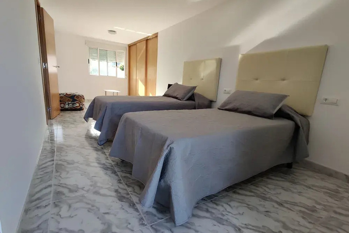 Room 3 of 8