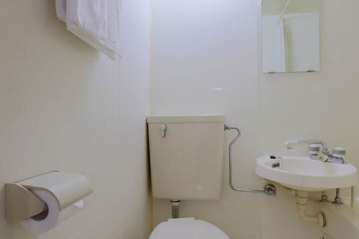 Room 34 of 51