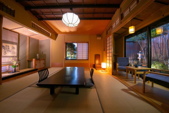 Room 4 of 110