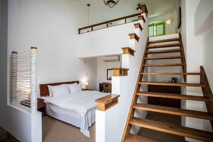 Room 10 of 38