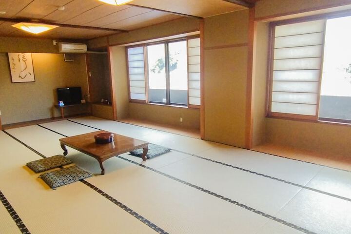 Room 19 of 49