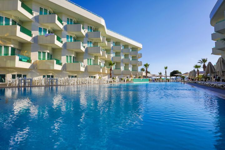 Pools & Facilities