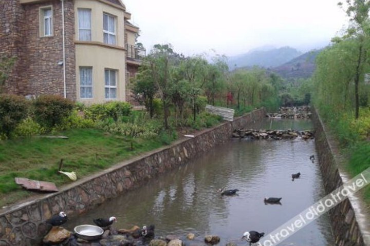 Ailian Villa Holiday Hotel