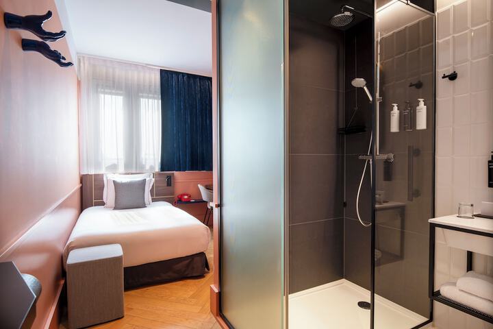 Room 33 of 56