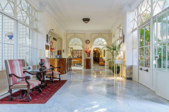 Entrance & Lobby