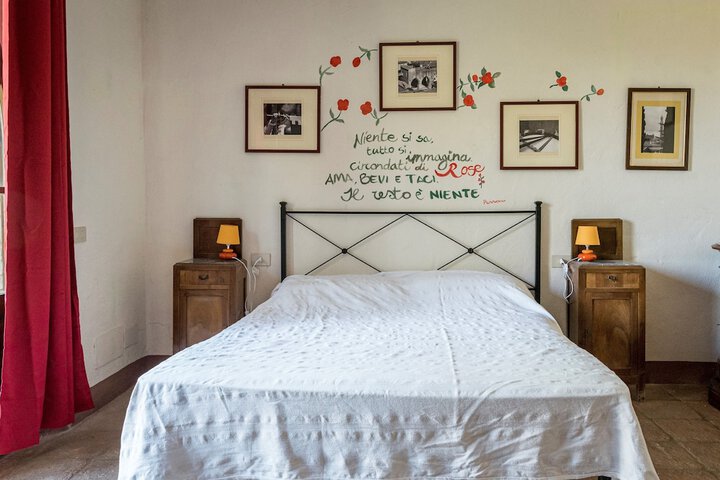 Room 10 of 33