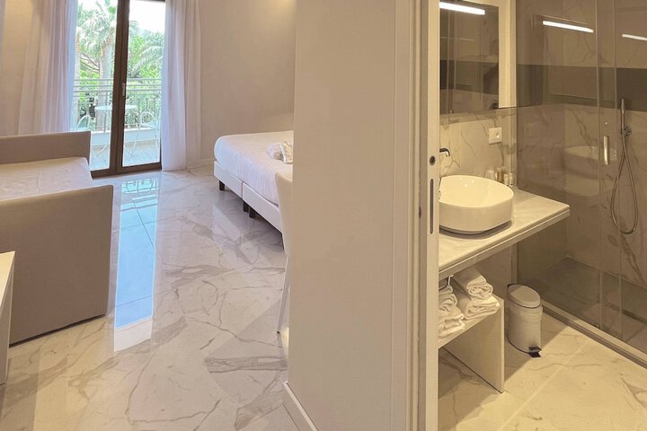 Room 45 of 101