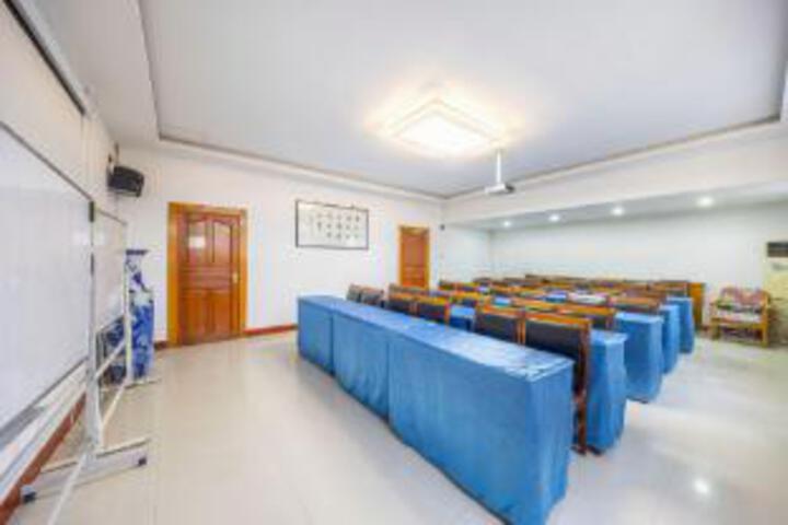 Room 10 of 23