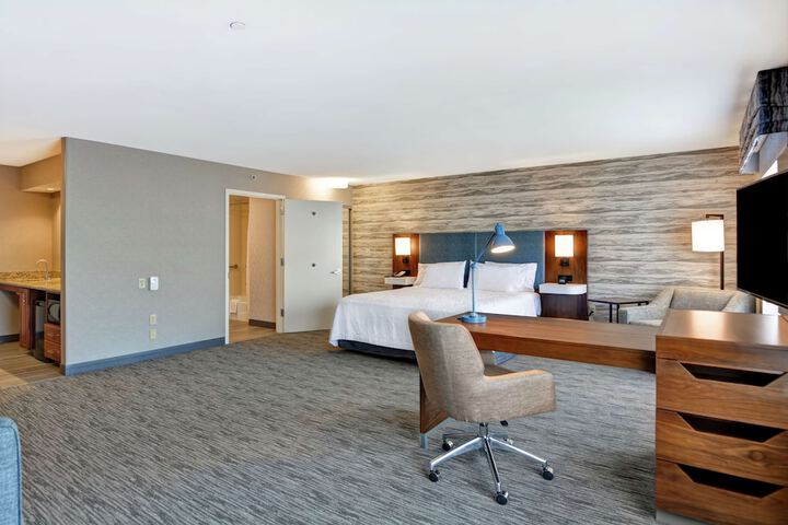 Room 15 of 40