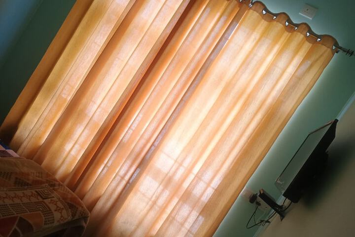 Room 6 of 12