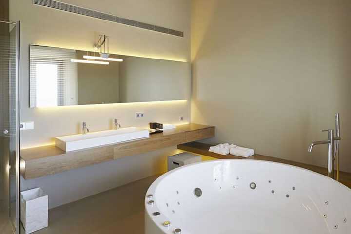 Room 46 of 94