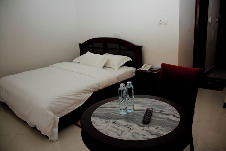 Room 28 of 117