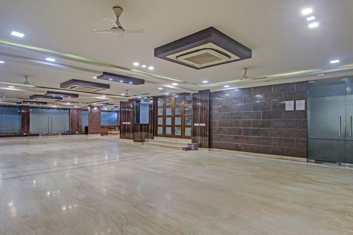 Ballroom/Hall 41 of 69