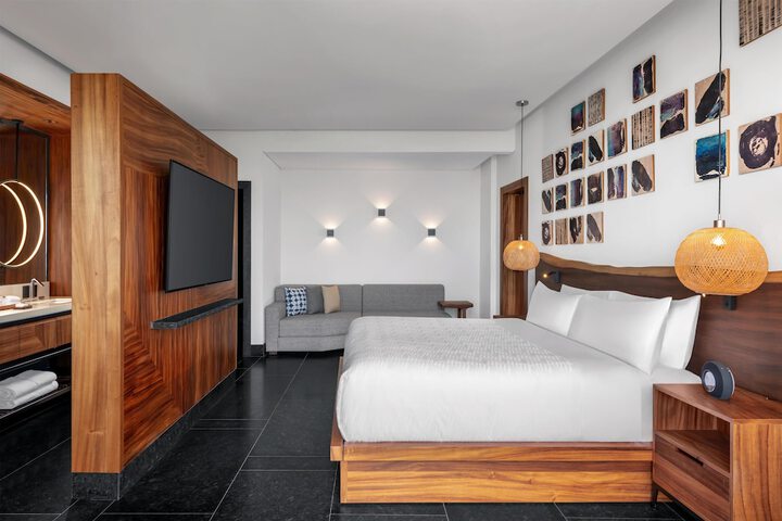 Room 16 of 111