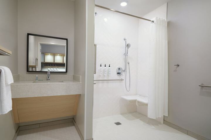 Room 21 of 65