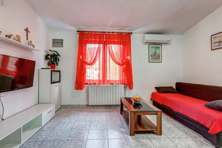 Room 5 of 23