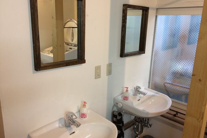 Room 18 of 34
