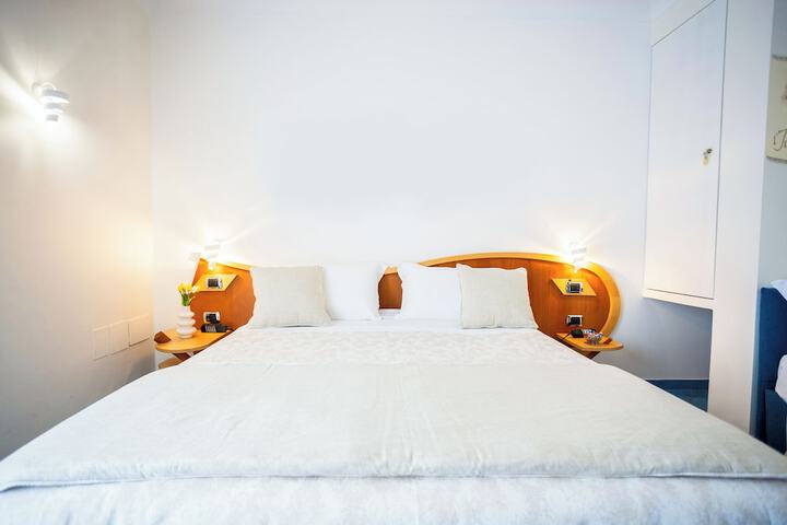 Room 10 of 22