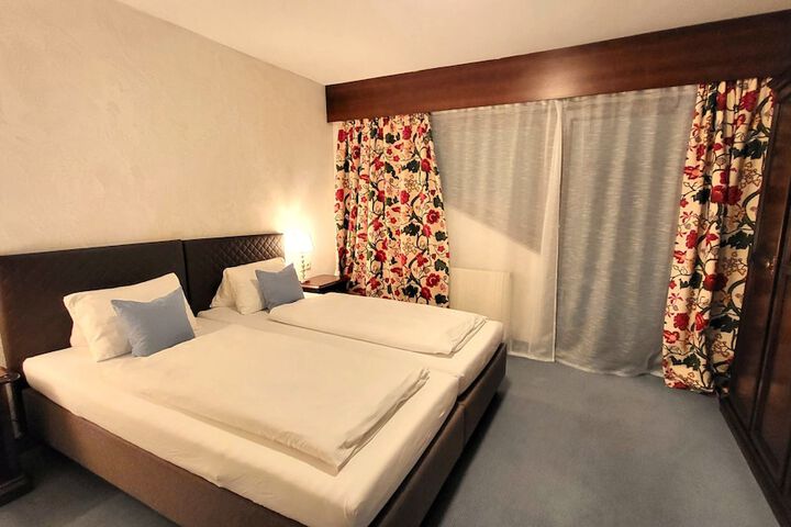 Room 22 of 119