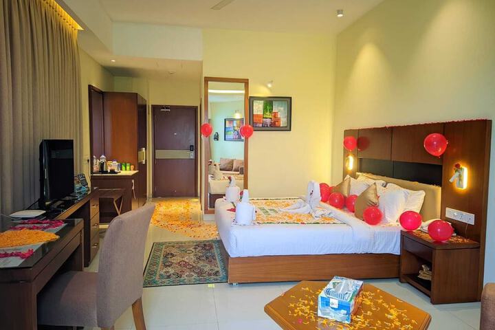 Room 6 of 28