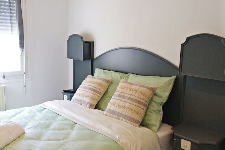 Room 9 of 18