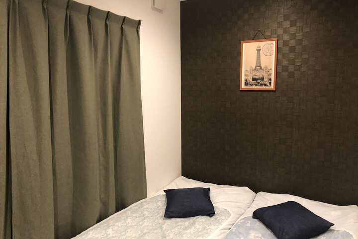 Room 8 of 27